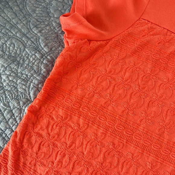 Coral Embroidered Top. Size Medium - Picture 5 of 7